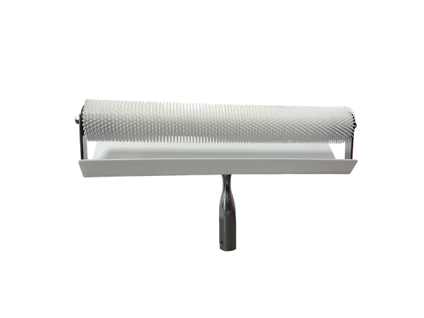 18" Spike Roller